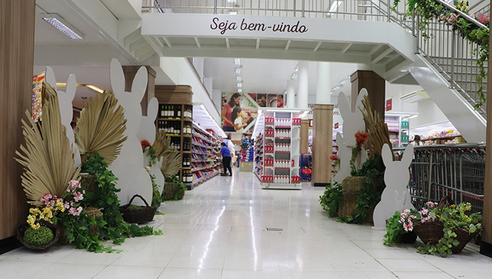 Clima da Páscoa encanta clientes nos supermercados Dália