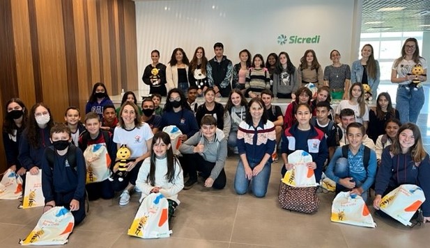Sicredi Região dos Vales inicia formações do Projeto Liderança Jovem em cinco municípios da região
