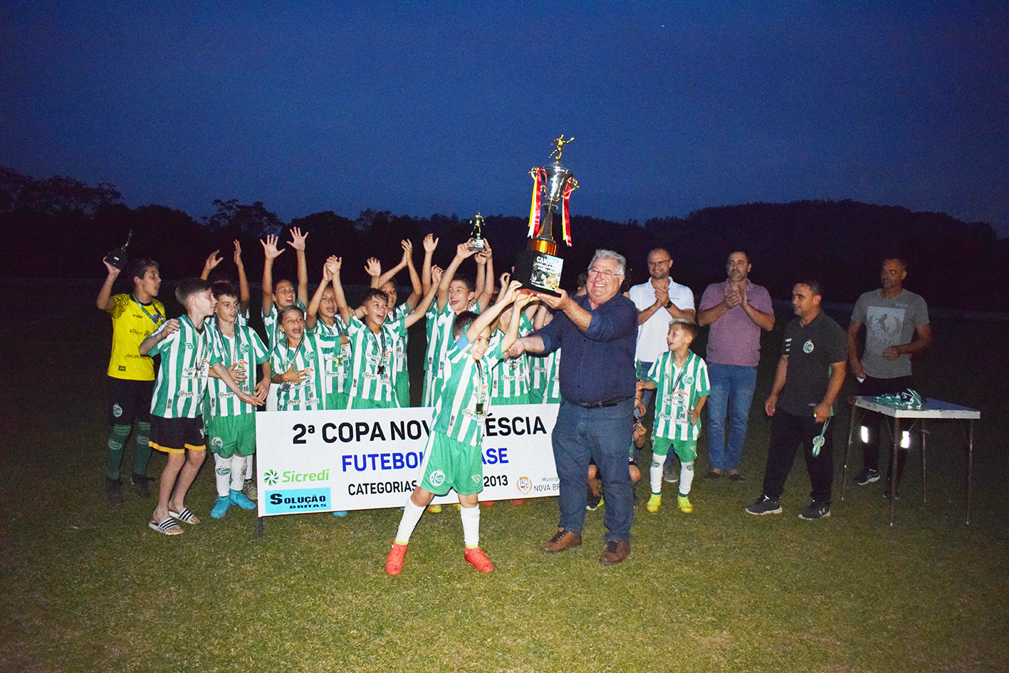 Juventude leva as três taças da Copa Nova Bréscia de Futebol de Base