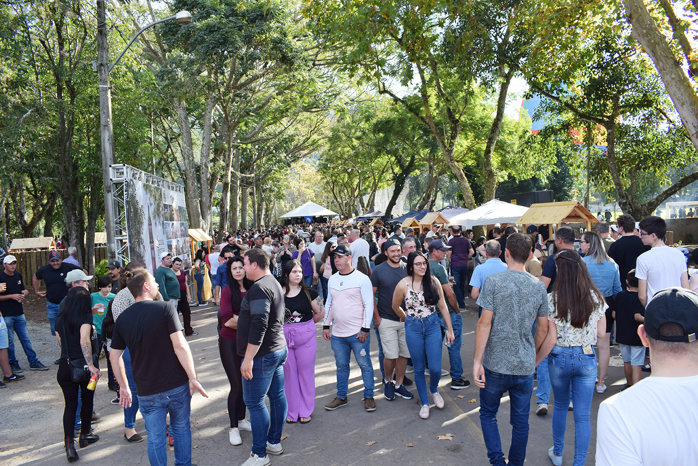1ª ExpoSanta reúne milhares de pessoas em Santa Tereza