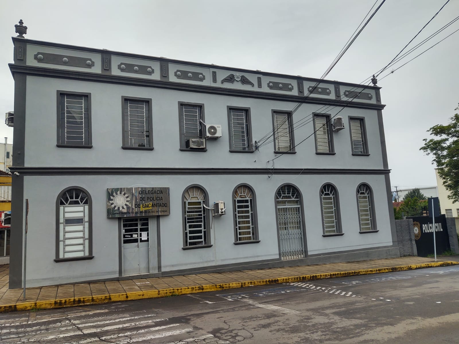 Homem mata companheira venezuelana no centro de Encantado