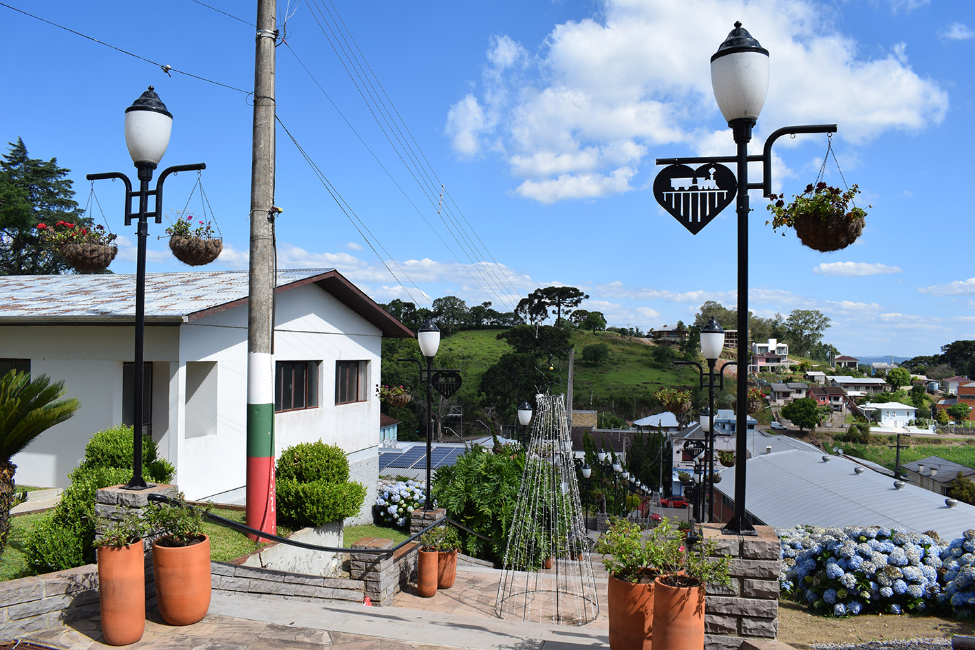 Vespasiano Corrêa comemora 28 anos com 