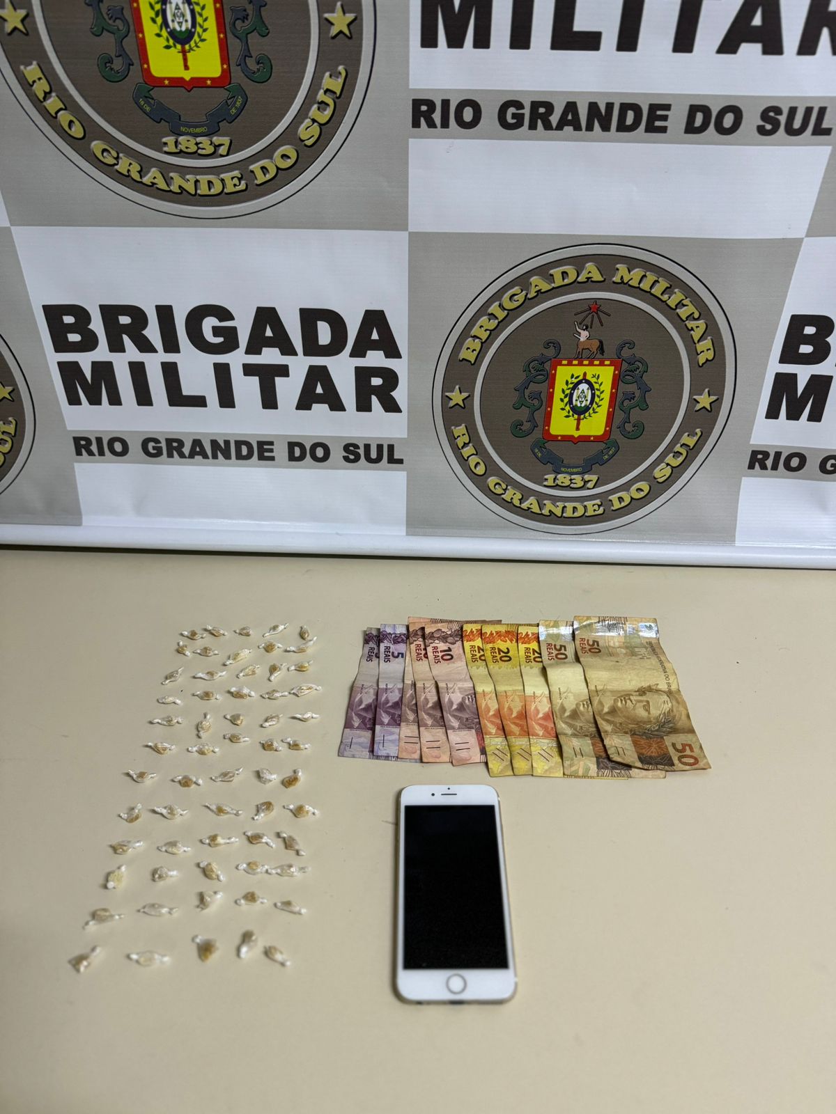 Jovem de 18 anos é preso por tráfico de drogas em Encantado