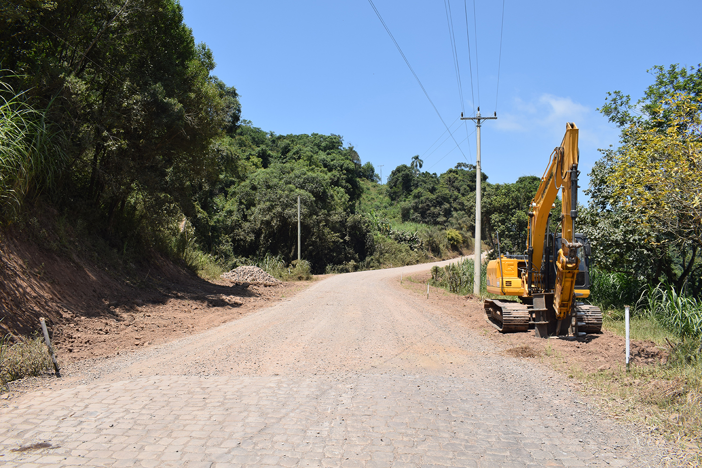 Município de Nova Bréscia inicia mais três quilômetros de asfalto para o interior