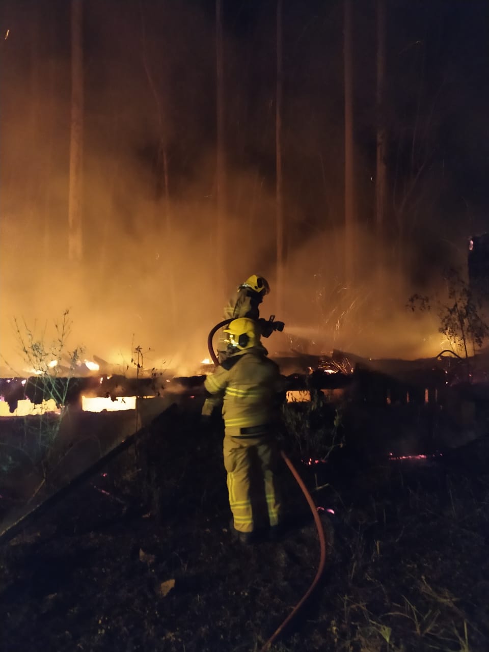 Incêndio destrói casa centenária em Doutor Ricardo