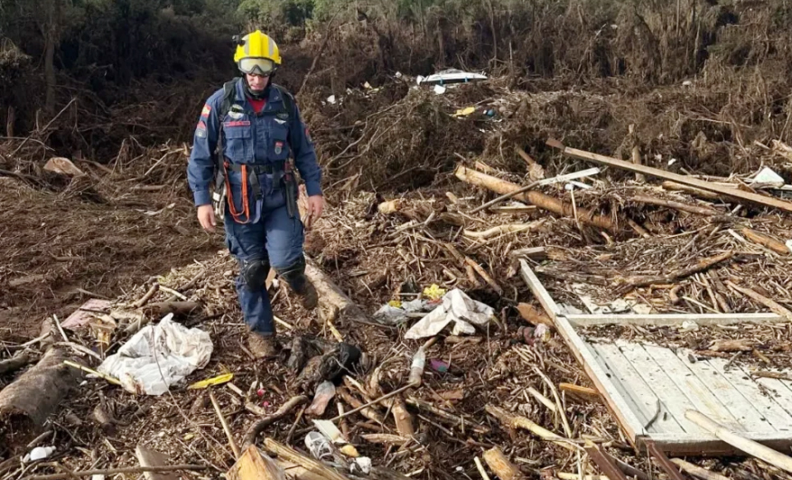 Corpos e perna de possíveis vítimas foram localizados em Roca Sales e Cruzeiro do Sul na segunda-feira