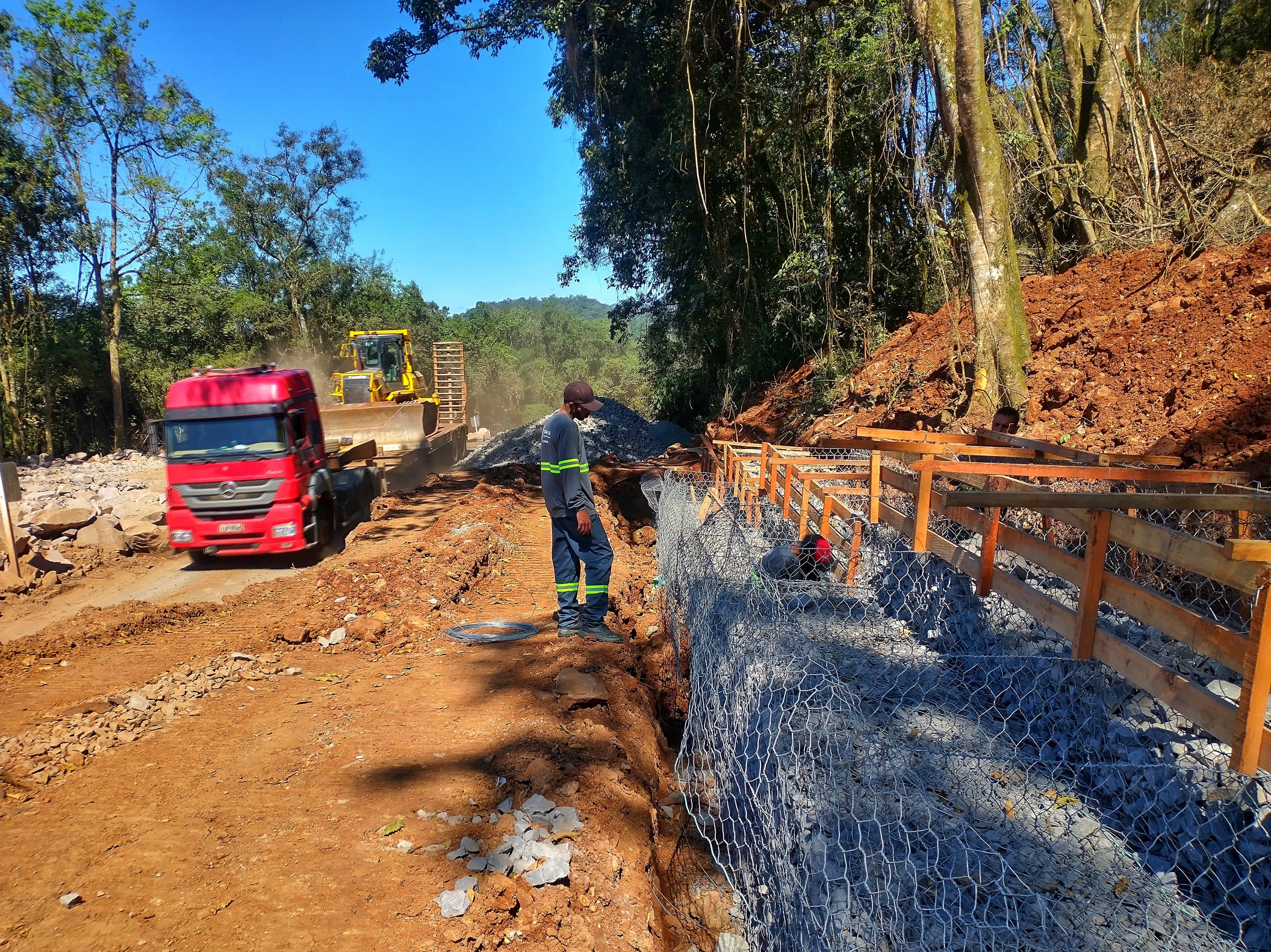 EGR segue com obras e manutenção em nove estradas na região, entre elas a reconstrução da ponte na ERS 130