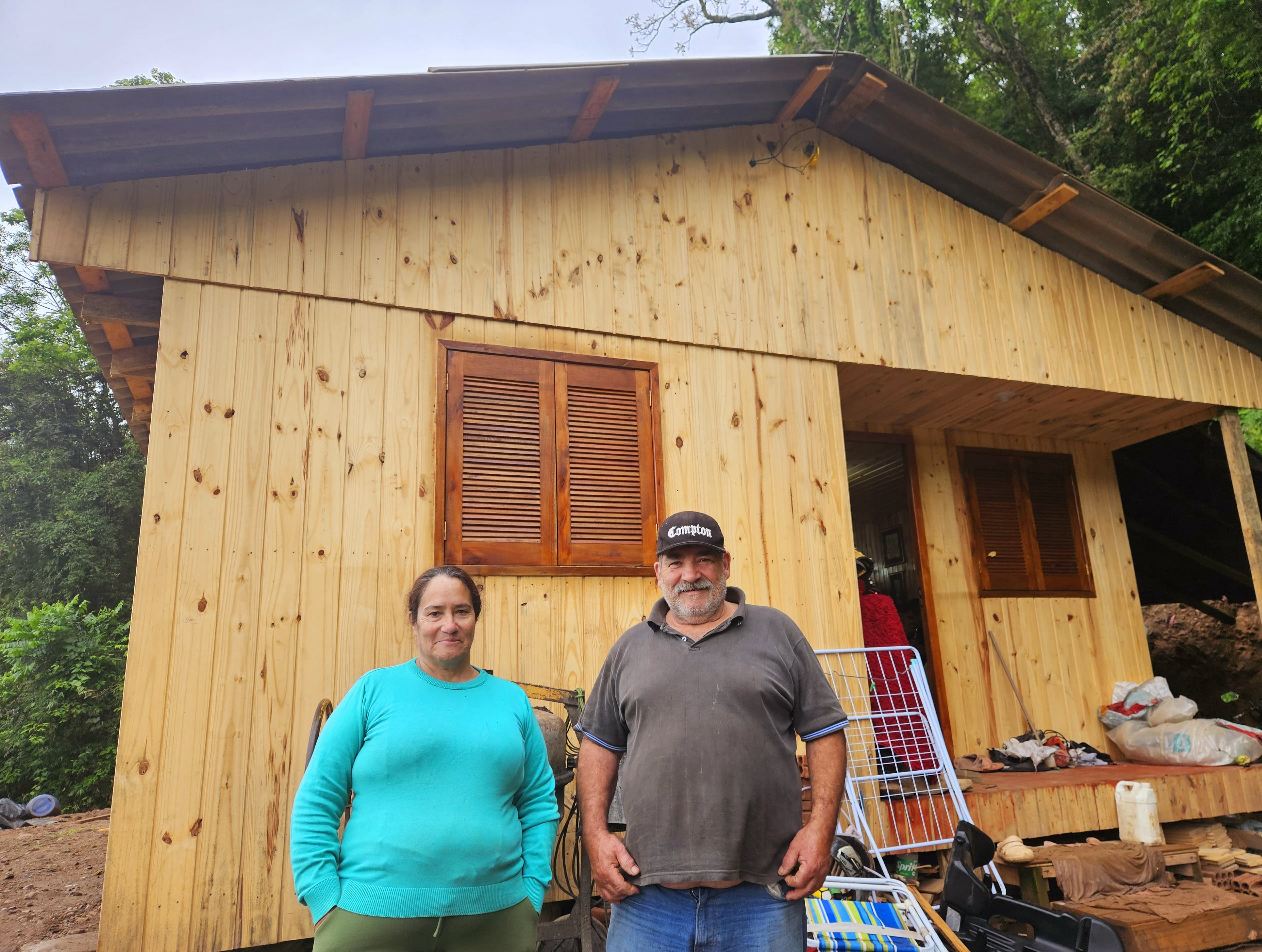 Família Machado vive recomeço em Encantado com casa doada pela iniciativa privada