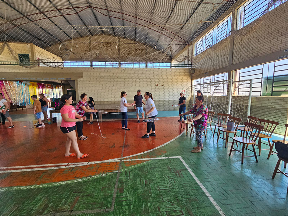 Grupo da Melhor Idade  de Vespasiano  Corrêa desenvolve a autoestima e felicidade