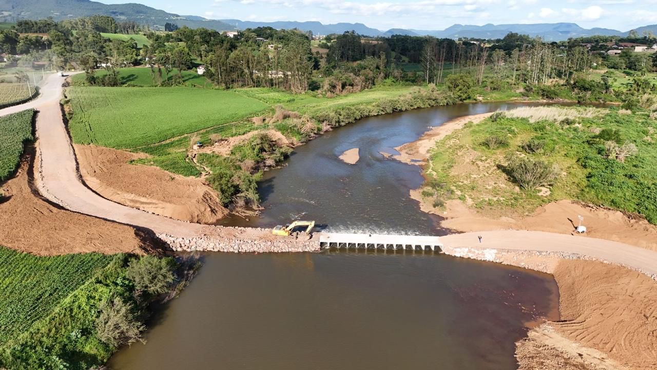 EGR avança na obra da travessia molhada sobre o Rio Forqueta próximo a ponte do Exército