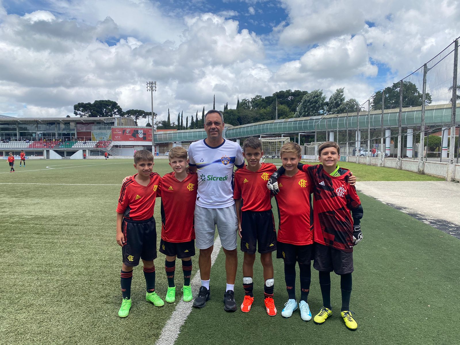 Cinco atletas da categoria 2014 do CFM fazem testes no Flamengo