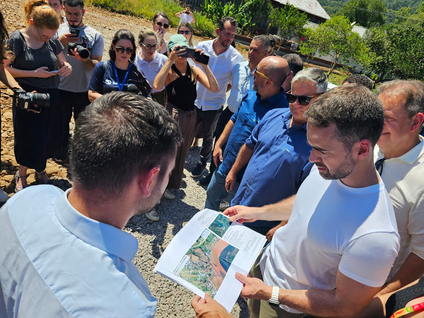 Governador vistoriou obras, assinou ordens e anunciou novos investimentos nos municípios atingidos pelas cheias