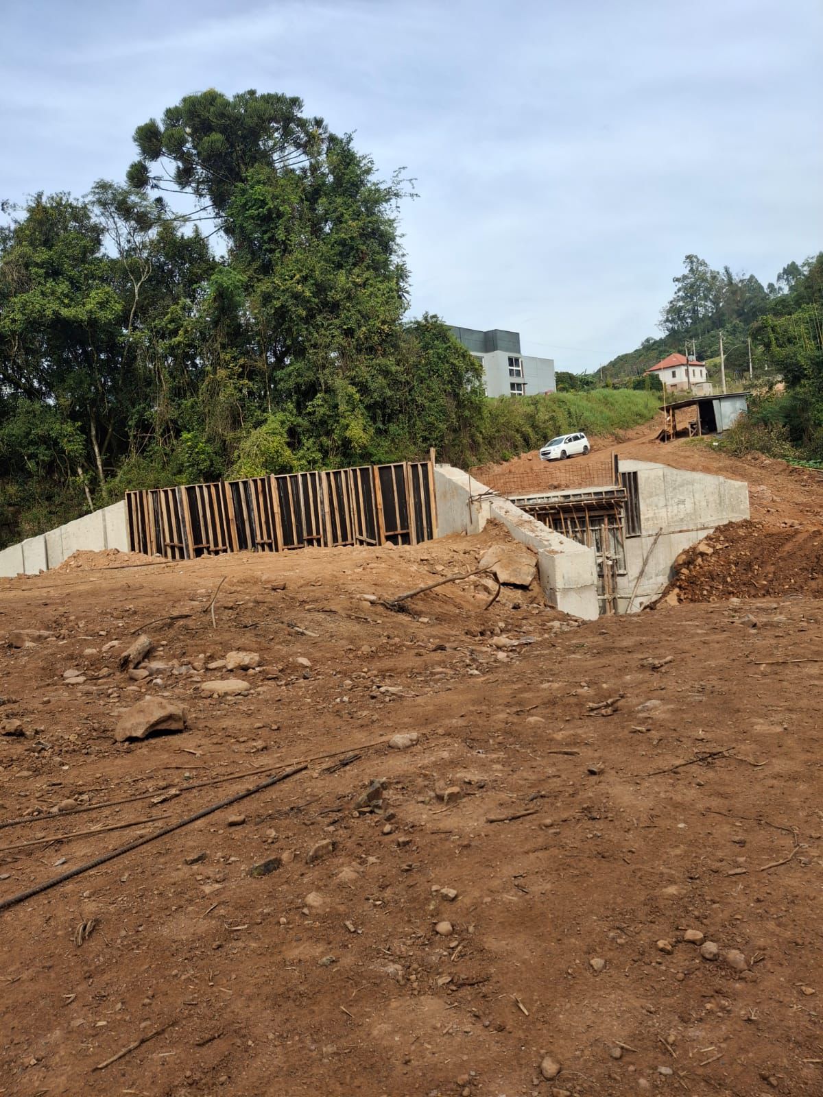 Relvado segue com obras de reconstrução de cinco pontes