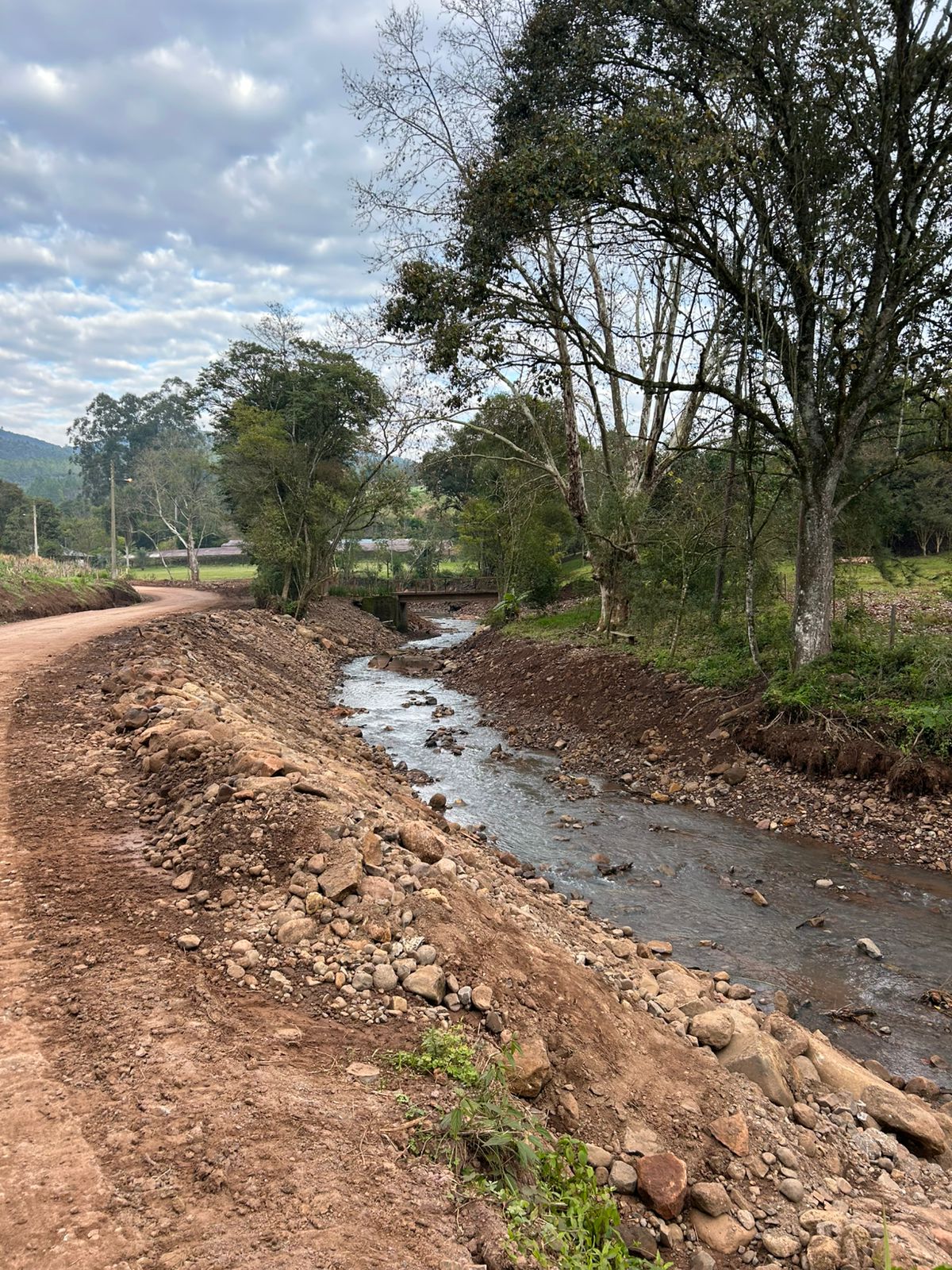 Prefeitura de Roca Sales inicia Programa de Desassoreamento de Recursos Hídricos em parceria com o Governo do Estado