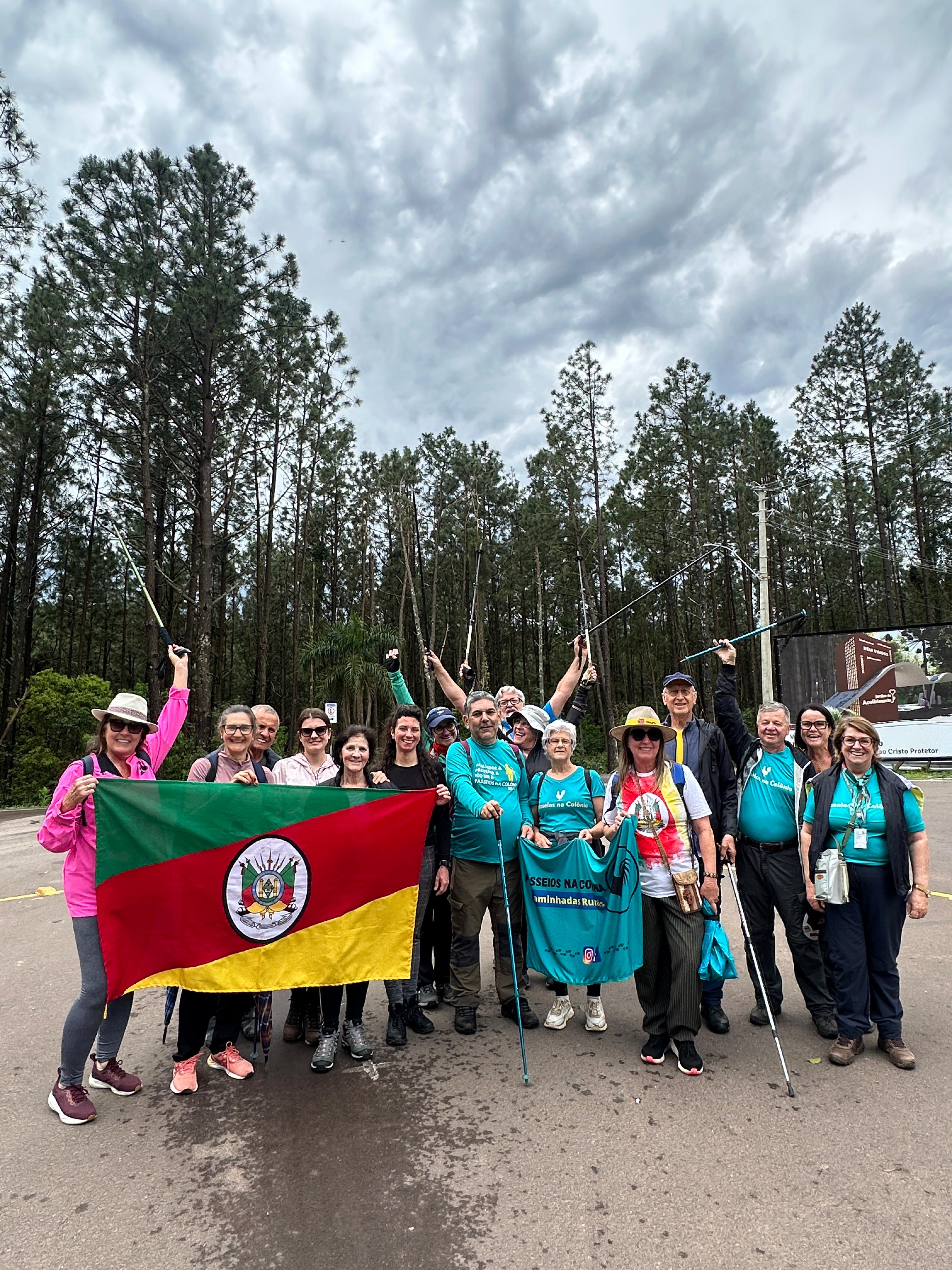 Peregrinos concluem caminhada de 70 km até o Cristo Protetor de Encantado