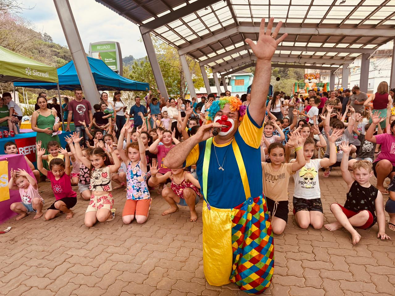 Festa na Rua Coberta marca o Dia das Crianças em Relvado