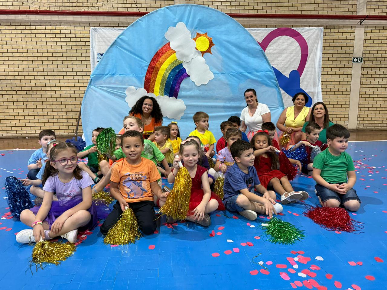 Noite da Família da EMEI Amiguinhos da Natureza de Relvado emociona familiares