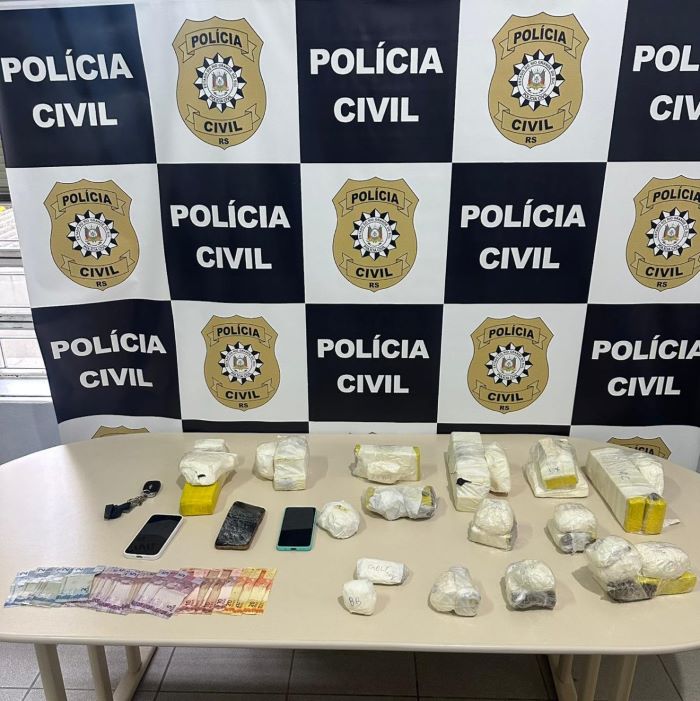 Polícia prende três pessoas e apreende mais de 10 quilos de drogas em Encantado