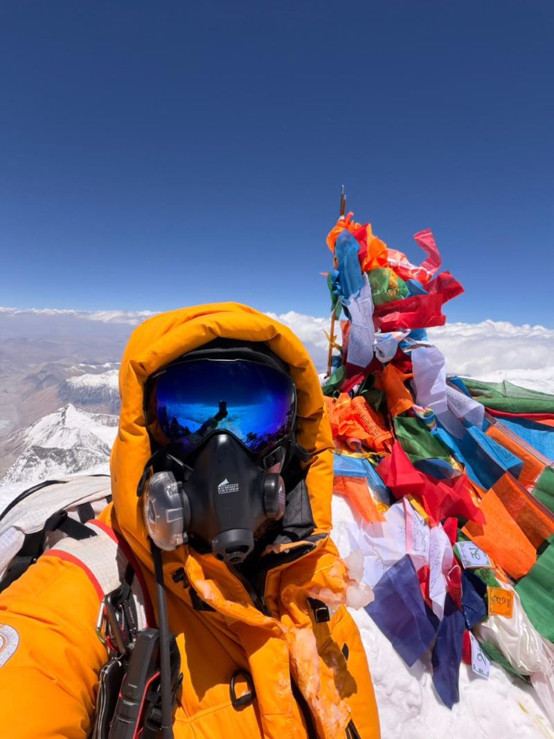 O topo do mundo tem um gaúcho: Roberto Lucchese conquista o Everest